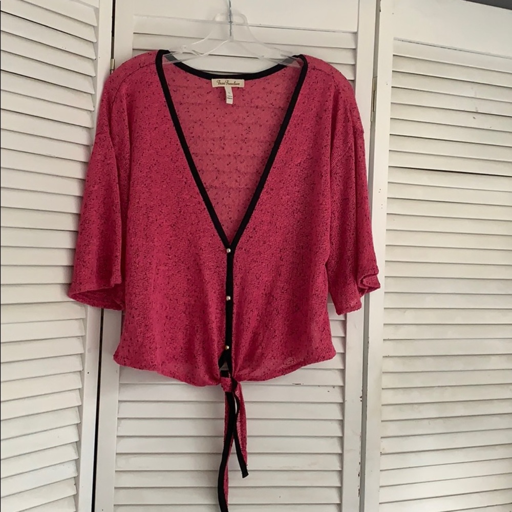🌴 True Freedom tie front top. Large